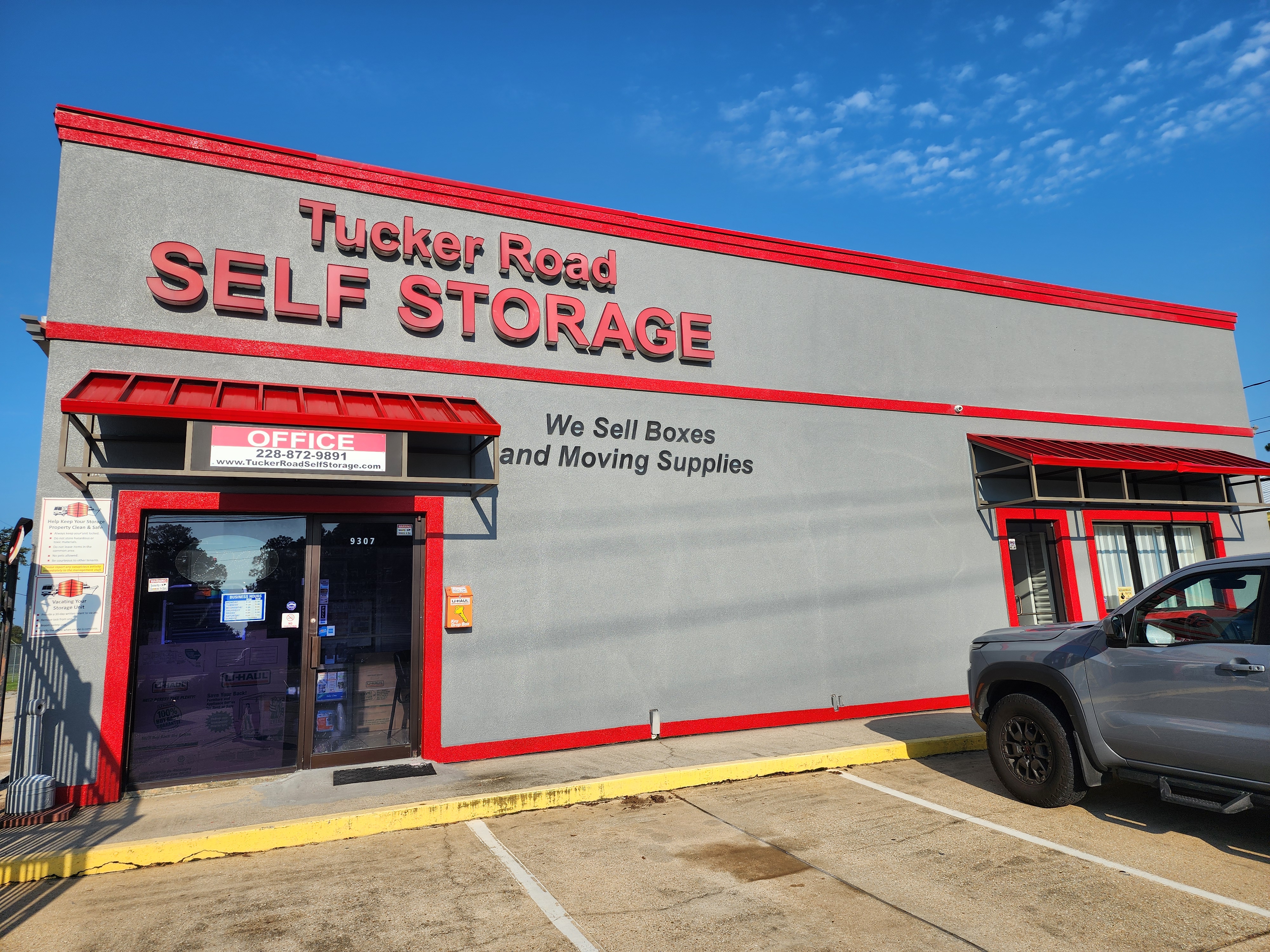 Self Storage Office, Manager onsite, boxes, moving supplies, biloxi, vancleave, ms